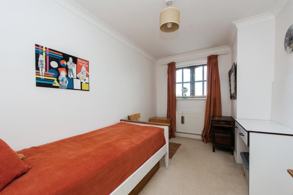 5 bedroom detached house for sale in Green Lane, Worcester Park, KT4