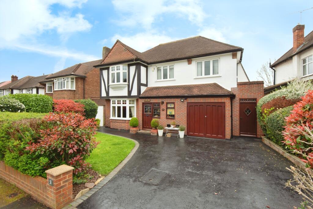 4 bedroom detached house for sale in Edenfield Gardens, Worcester Park, KT4