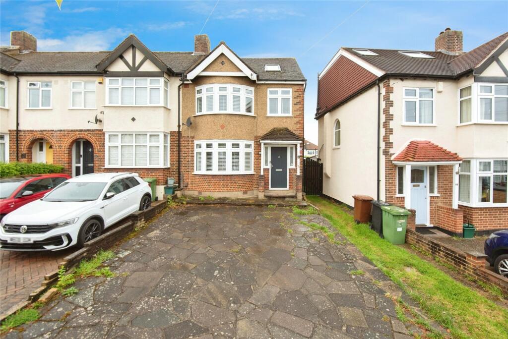 4 bedroom house for sale in Elmstead Gardens, Worcester Park, KT4