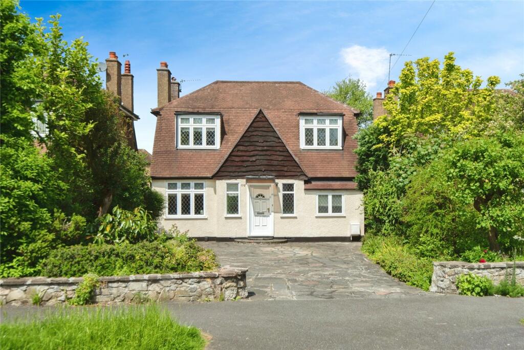 4 bedroom detached house for sale in Edenfield Gardens, Worcester Park, KT4