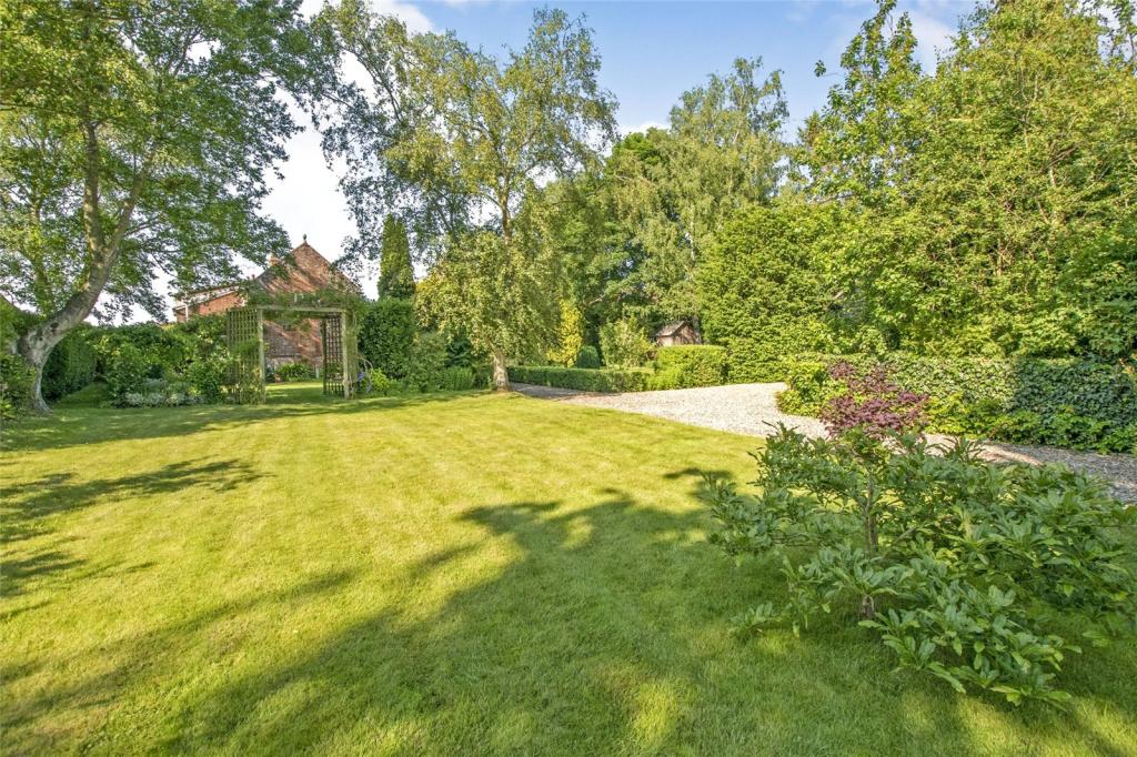 5 bedroom semidetached house for sale in School Road, Ludham, Great Yarmouth, Norfolk, NR29