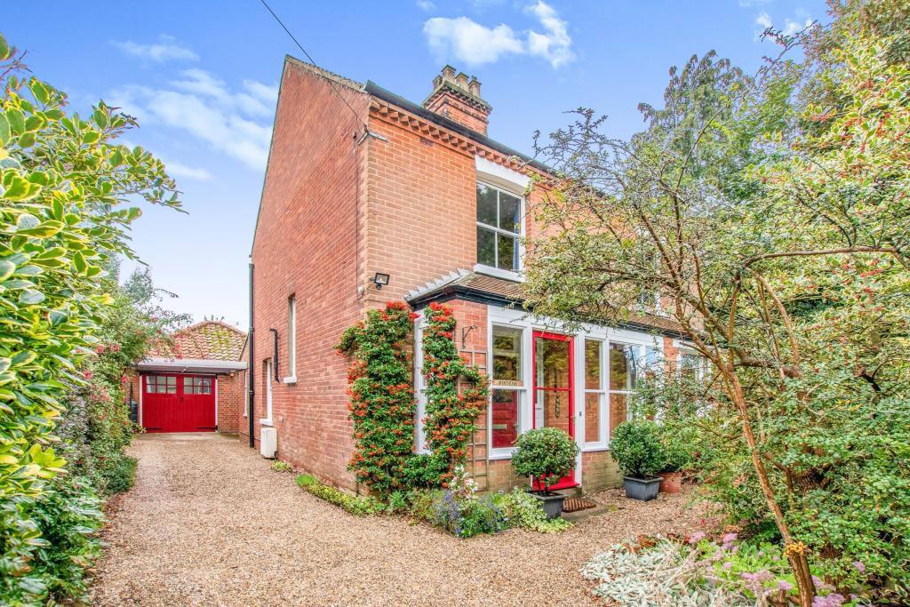 4 bedroom detached house for sale in Horning Road West, Hoveton