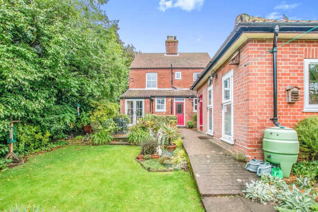4 bedroom detached house for sale in Horning Road West, Hoveton