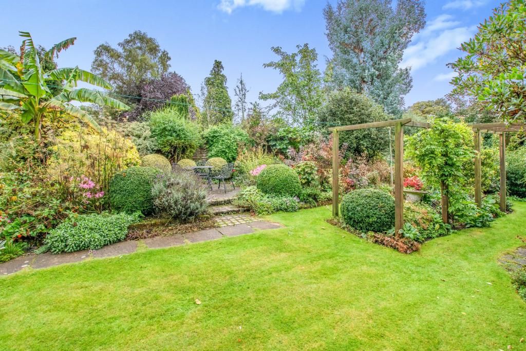 4 bedroom detached house for sale in Horning Road West, Hoveton