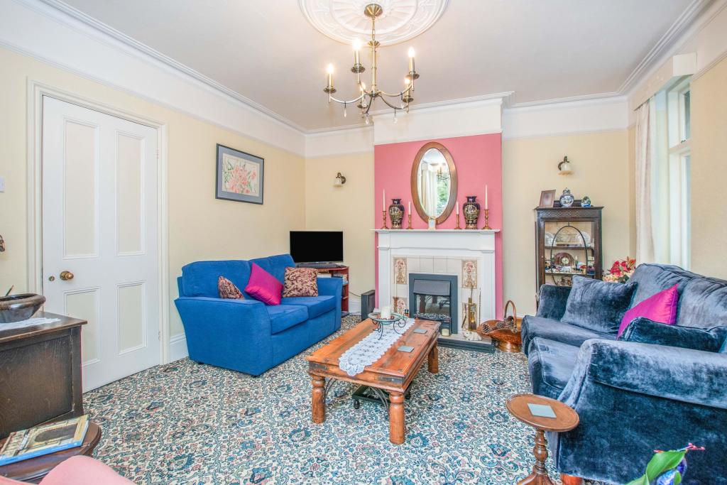 4 bedroom detached house for sale in Horning Road West, Hoveton