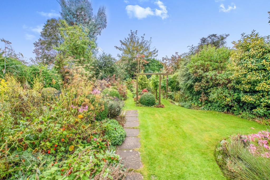 4 bedroom detached house for sale in Horning Road West, Hoveton