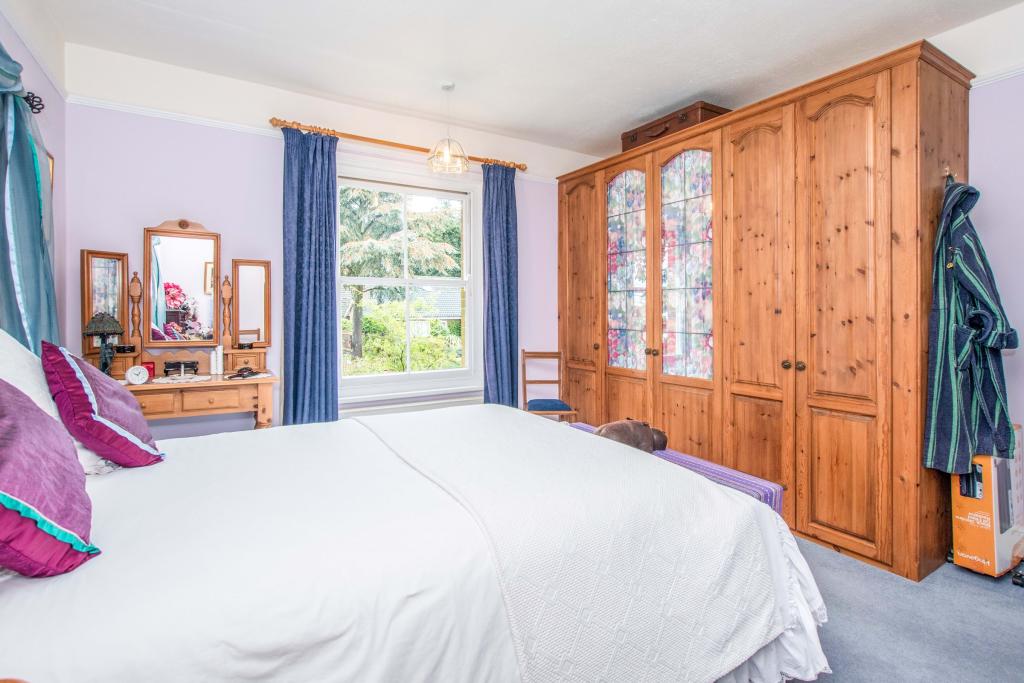 4 bedroom detached house for sale in Horning Road West, Hoveton