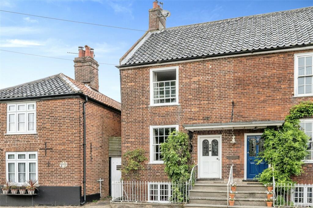 3 bedroom semidetached house for sale in Norwich Road, Ludham, Great Yarmouth, NR29