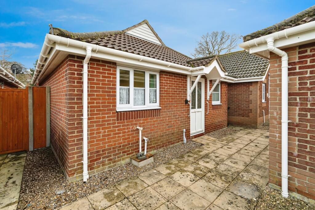 Main image of property: Glaven Close, North Walsham, Norfolk, NR28
