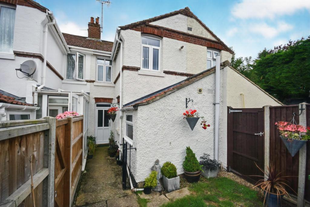 3 bedroom terraced house for sale in Tunstead Road, Hoveton, Norwich