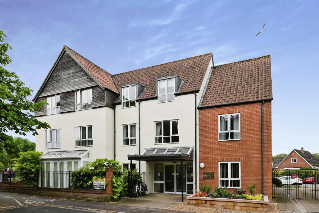 1 bedroom flat for sale in Fairland Street, Wymondham, Norfolk, NR18