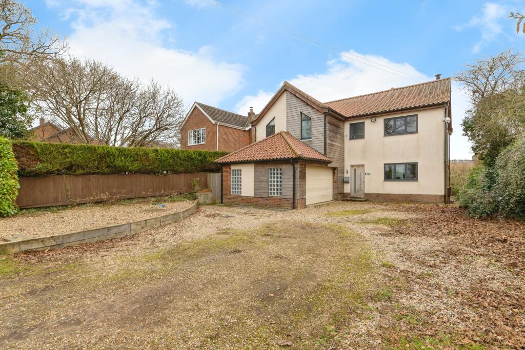 4 bedroom detached house for sale in Mill Road, Barnham Broom, Norwich