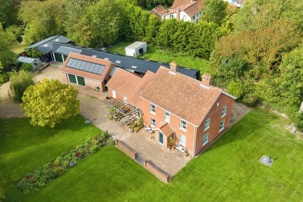 Main image of property: Silfield Road, WYMONDHAM, Norfolk, NR18