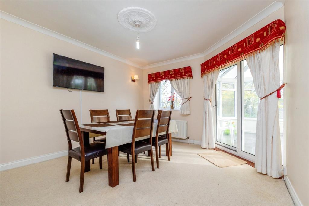 5 bedroom detached house for sale in Valley Drive, Yarm, Durham, TS15