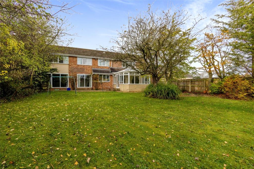 5 bedroom detached house for sale in Valley Drive, Yarm, Durham, TS15