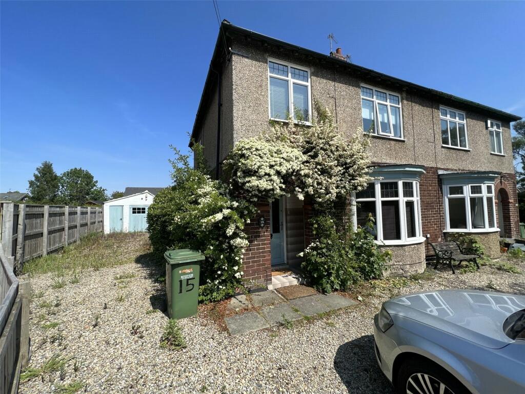 3 bedroom semidetached house for sale in Thirsk Road, Yarm, Durham, TS15