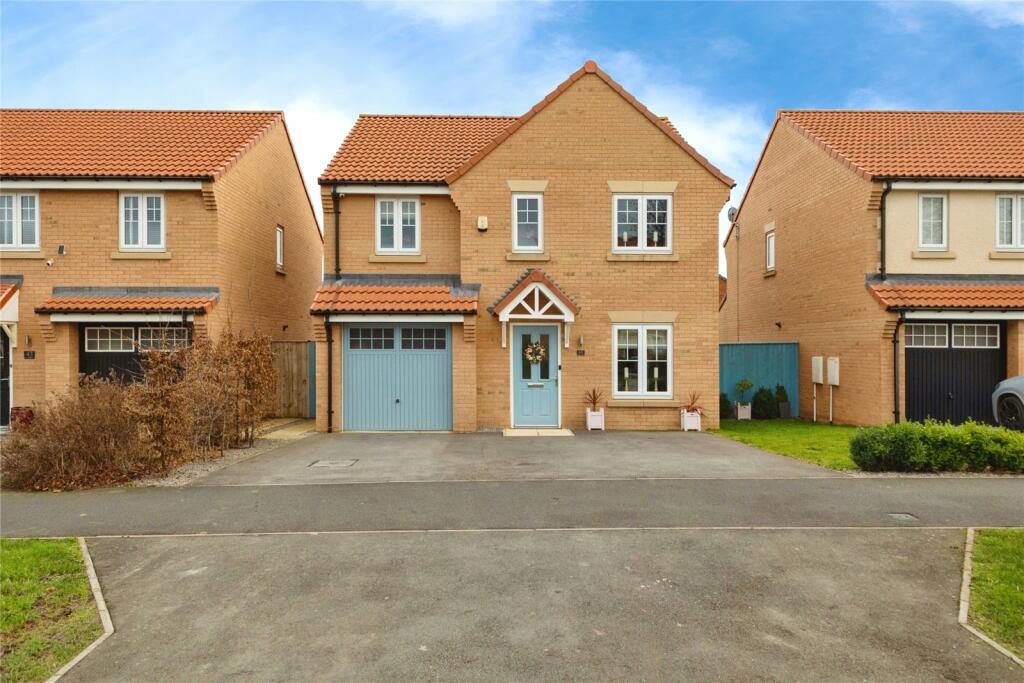 4 bedroom detached house for sale in Morley Carr Drive, Yarm, Durham, TS15