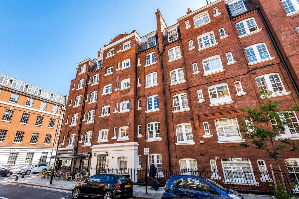 1 bedroom flat for sale in Sandwich Street, London, WC1H