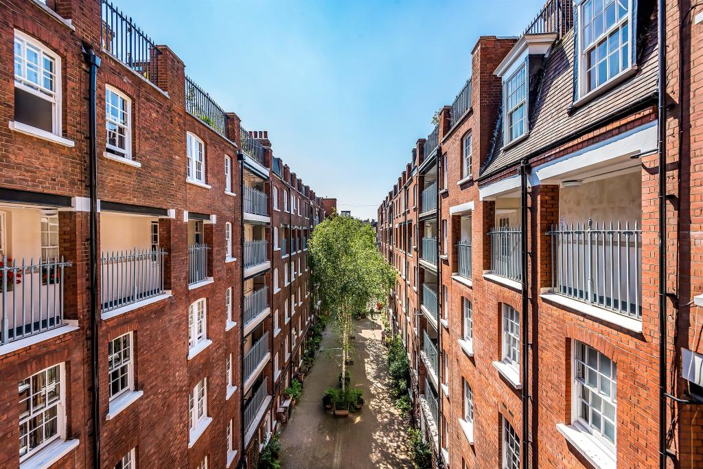 1 bedroom flat for sale in Sandwich Street, London, WC1H