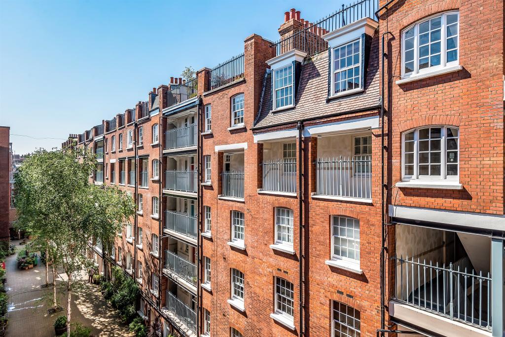 1 bedroom flat for sale in Sandwich Street, London, WC1H