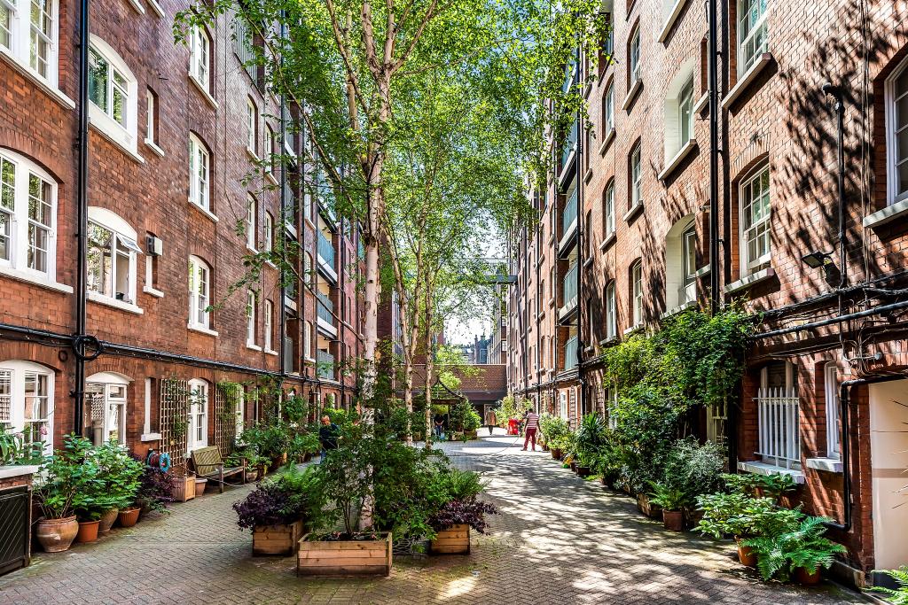 1 bedroom flat for sale in Sandwich Street, London, WC1H