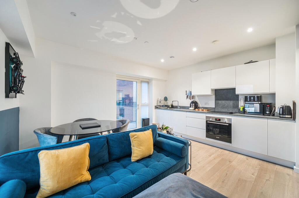 Main image of property: Silvertown Way, London