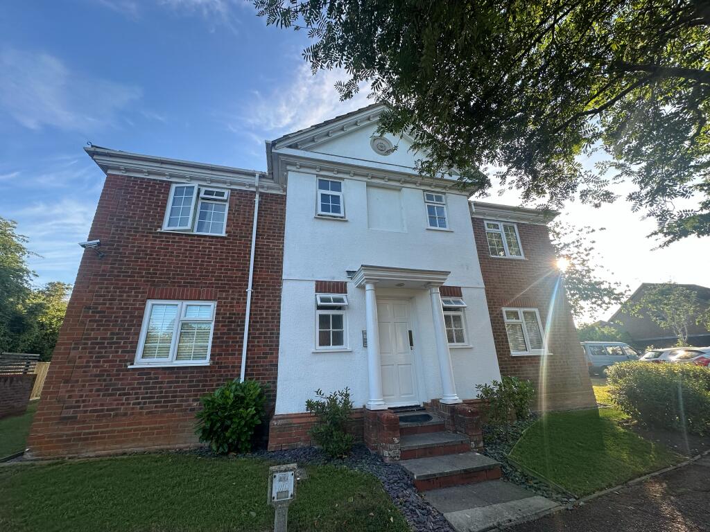 Main image of property: 53 Kingfisher way, Bicester