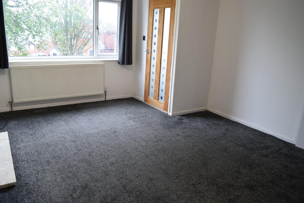 3 bedroom semidetached house for rent in Openshaw Drive, BB1