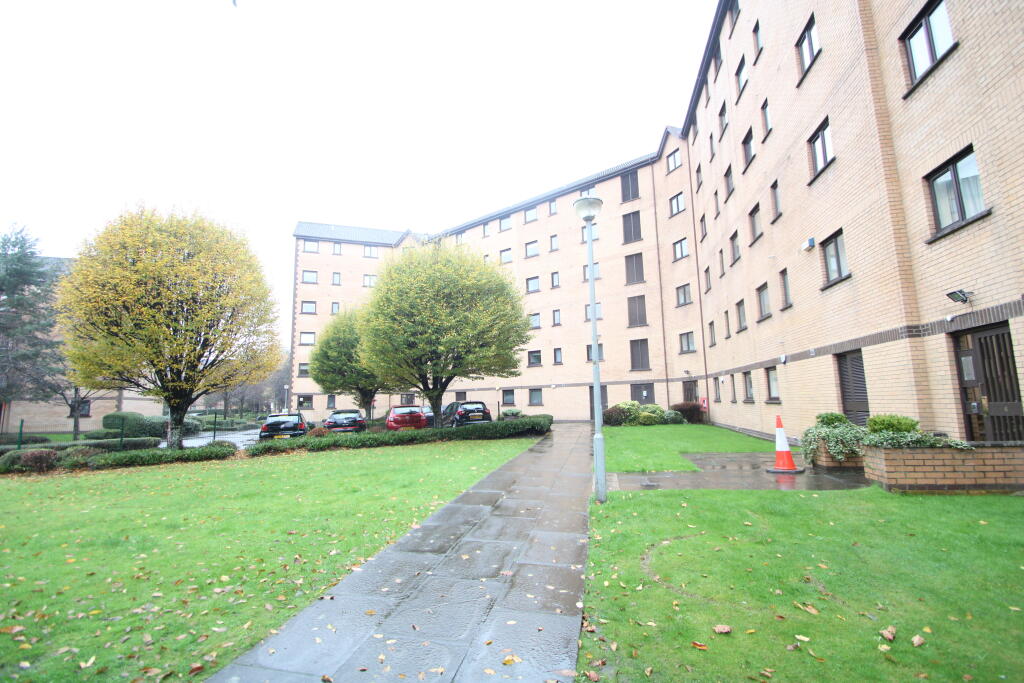 Main image of property: 4 Riverview Place, Glasgow, G5 8EB