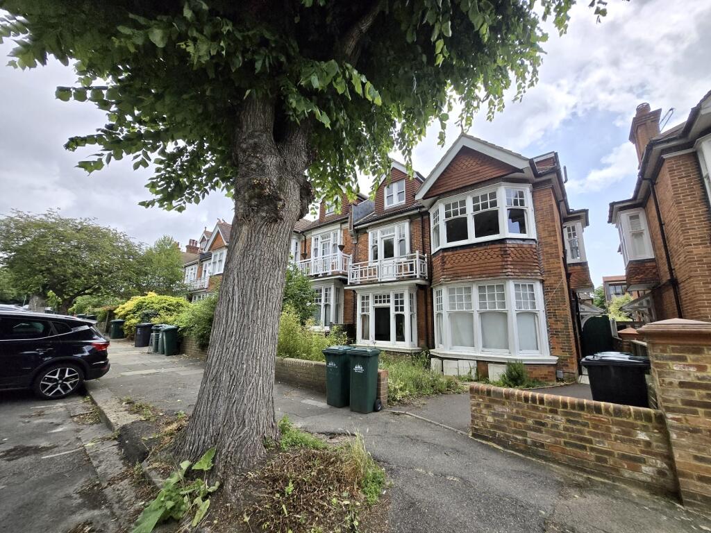 Main image of property: Wilbury Villas BN3 6GB