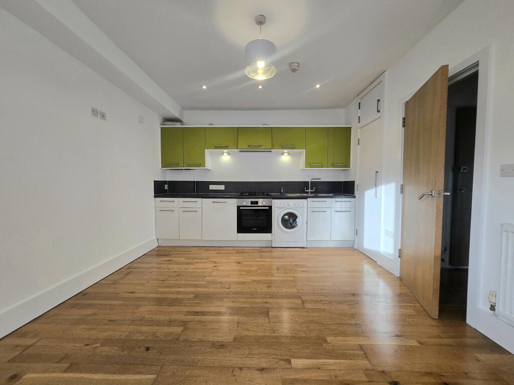 Main image of property: Conway Place BN3 3DW