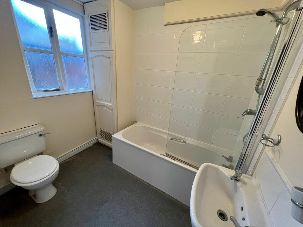 Additional property image - Clarendon Avenue, Leamington Spa, CV32 4RZ