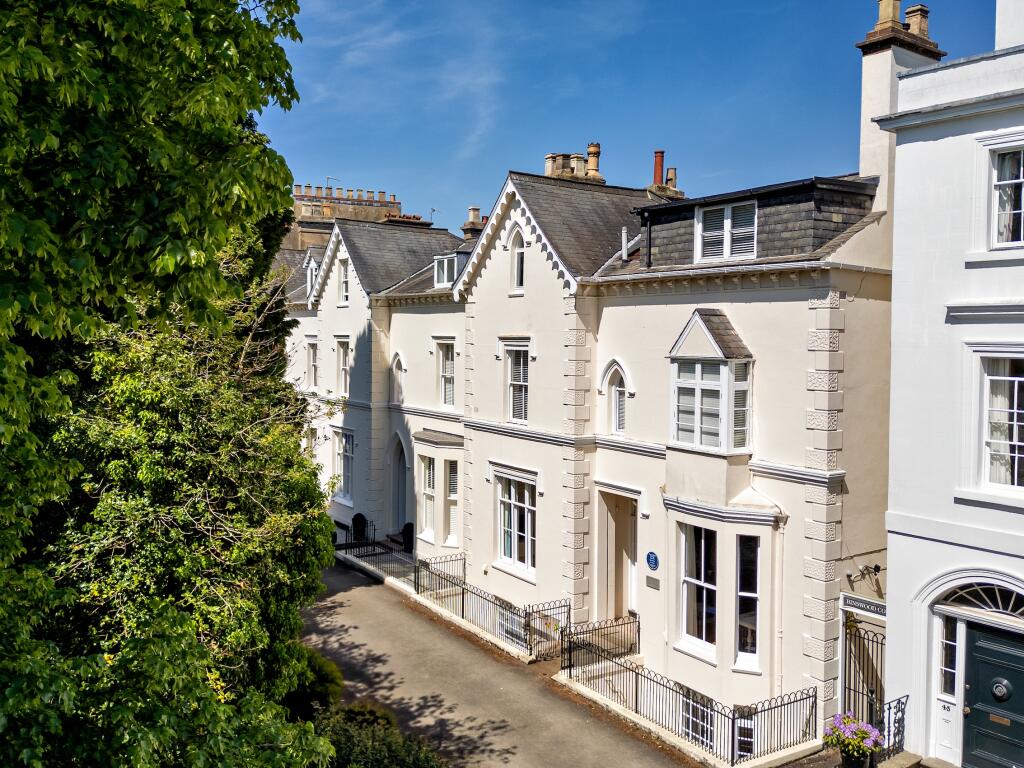 Main image of property: Binswood Avenue, Leamington Spa
