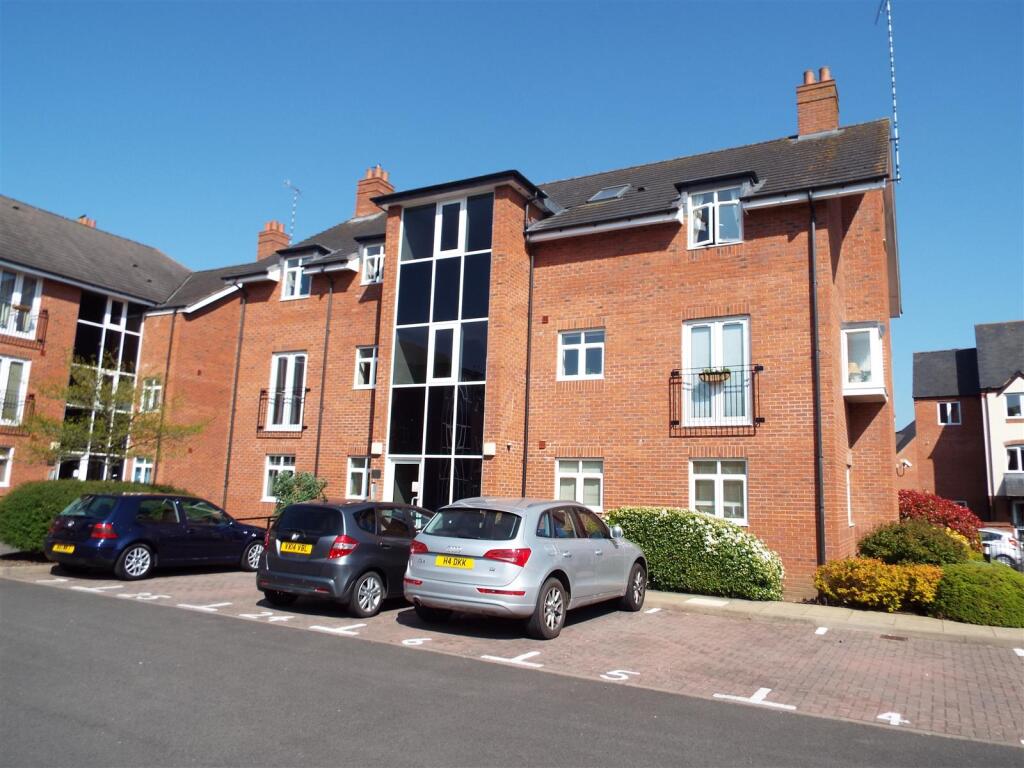 Main image of property: Woodville Court, Warwick