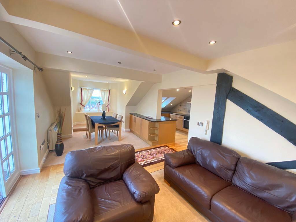 3 bedroom penthouse for rent in 14 The Ropewalk, NG1