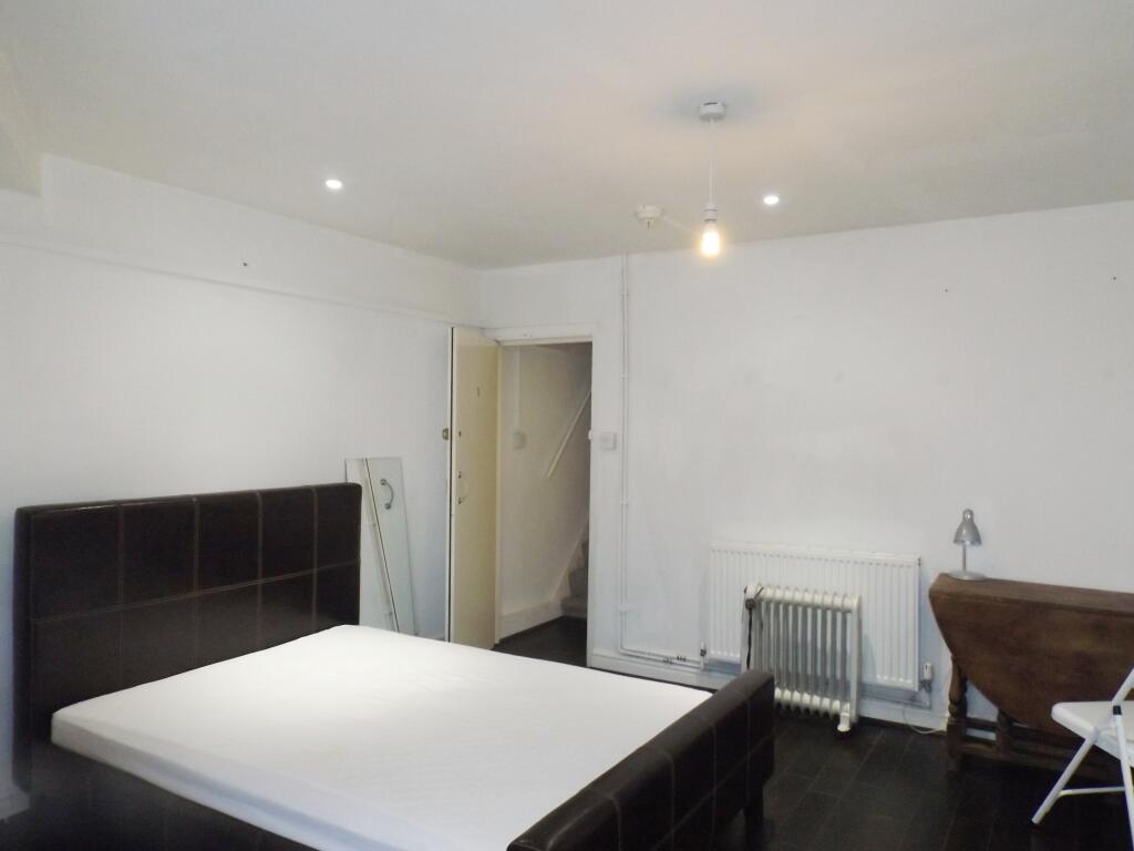 Main image of property: REGENT STREET, OXFORD