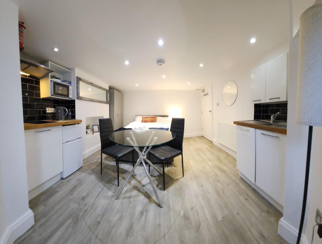 Main image of property: Studio Room, Bullingdon Road, Oxford