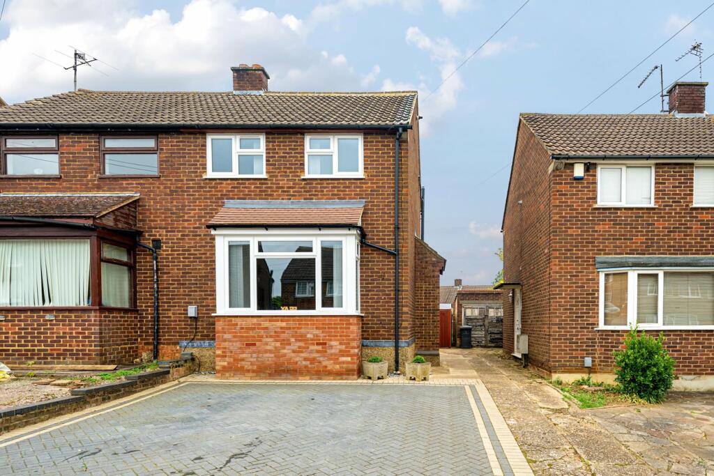 2 bedroom semidetached house for sale in Townfield Road, Flitwick, MK45