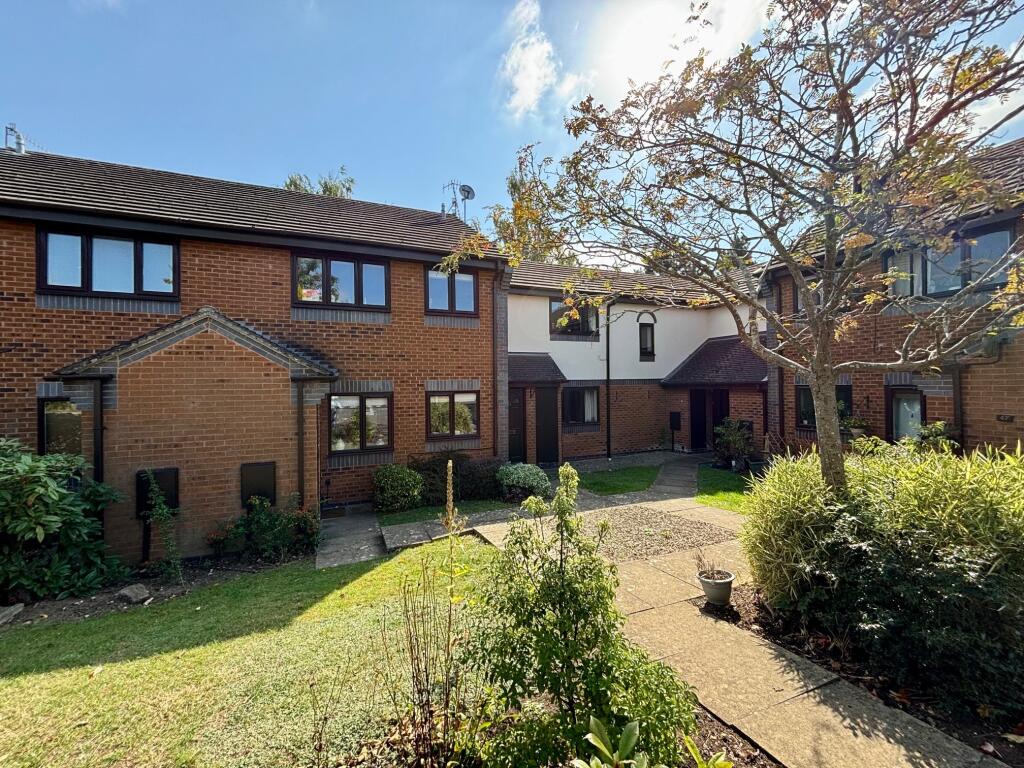 Main image of property: Chepstow Close, Stratford Upon Avon, CV37 9JF