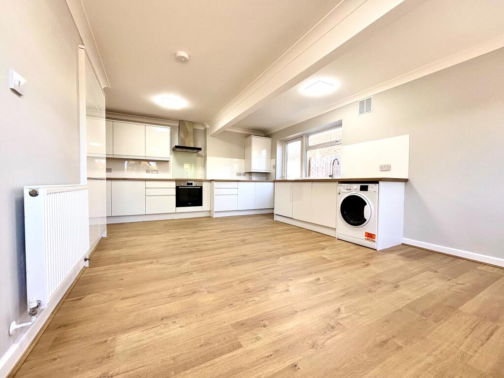 Main image of property: London Road, Shipston-On-Stour, CV36 4ES