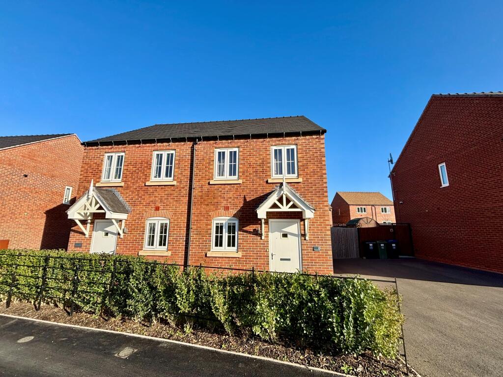 Main image of property: Drooper Drive, Stratford-upon-Avon, CV37 9GW