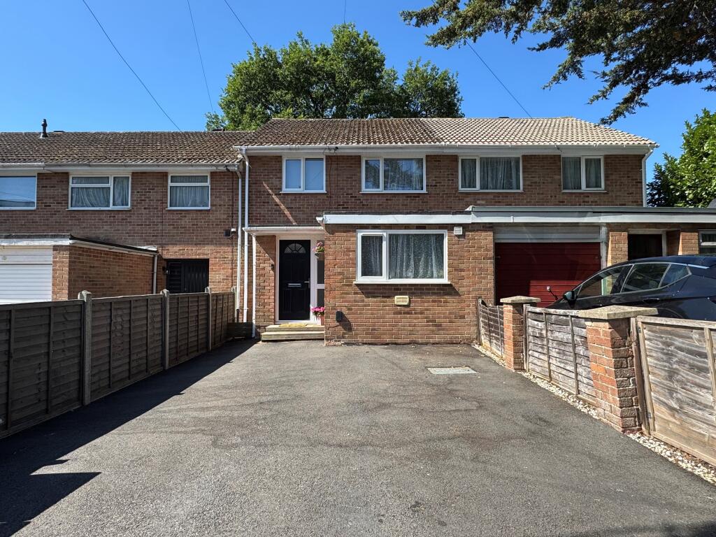 Main image of property: Hawkhurst Close, Southampton