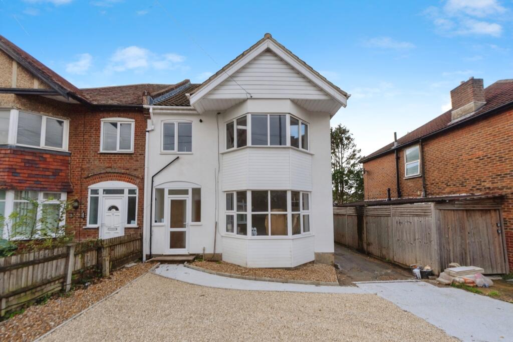 Main image of property: Bitterne Road West, Southampton