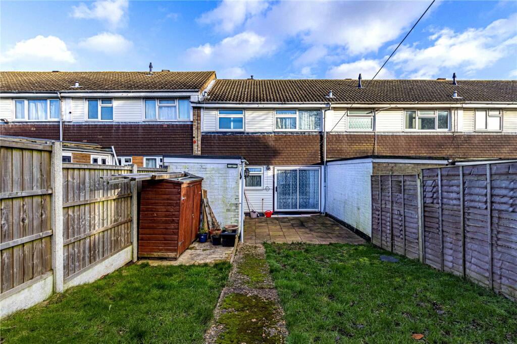 3 bedroom terraced house for sale in St. Agnells Lane, Grovehill, Hemel