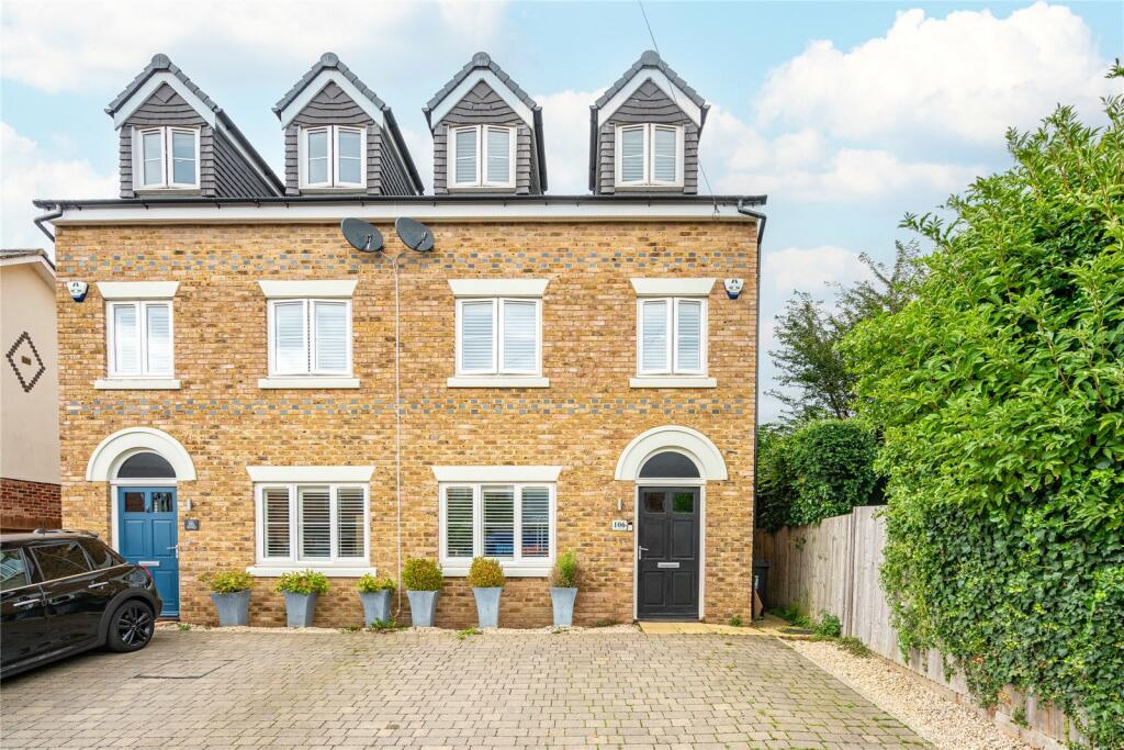 3 bedroom semidetached house for sale in Horsecroft Road, Boxmoor