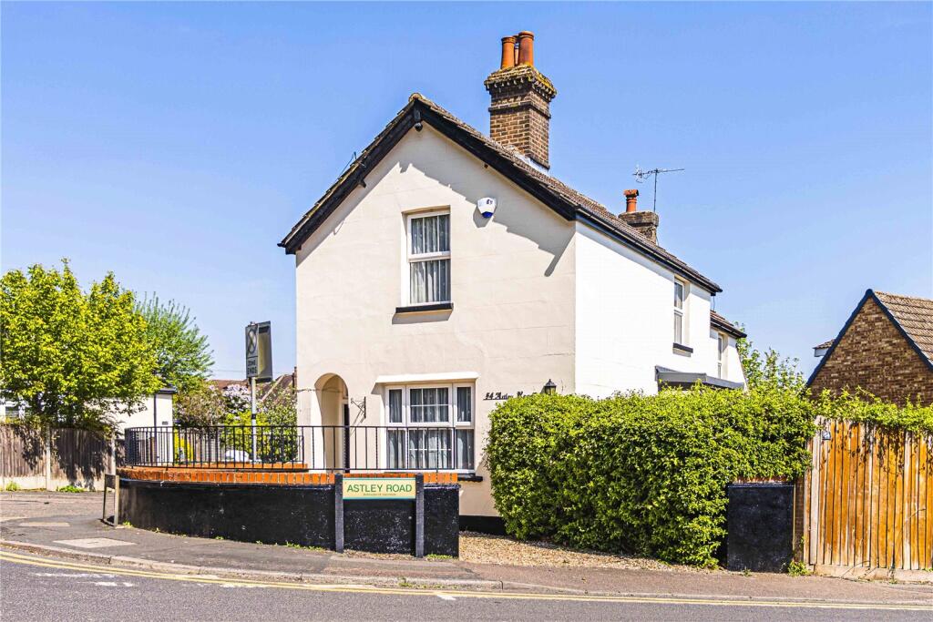 Main image of property: Astley Road, Boxmoor, Hemel Hempstead, Hertfordshire, HP1