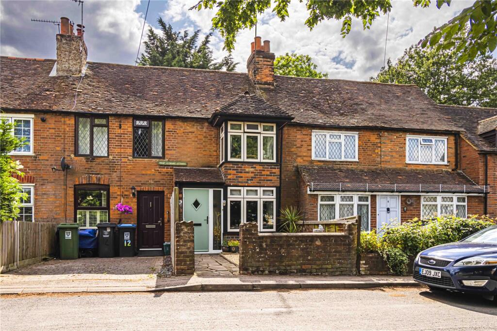 Main image of property: Tile Kiln Lane, Hemel Hempstead, Hertfordshire, HP3