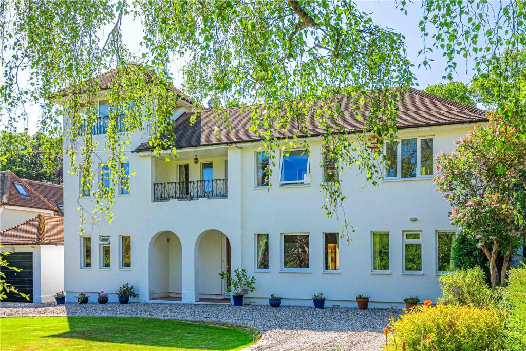 Main image of property: Shothanger Way, Bovingdon, Hemel Hempstead, Hertfordshire, HP3