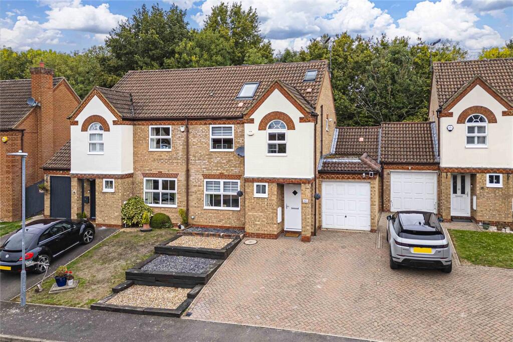 Main image of property: Larkspur Close, Fields End, Hemel Hempstead, Hertfordshire, HP1