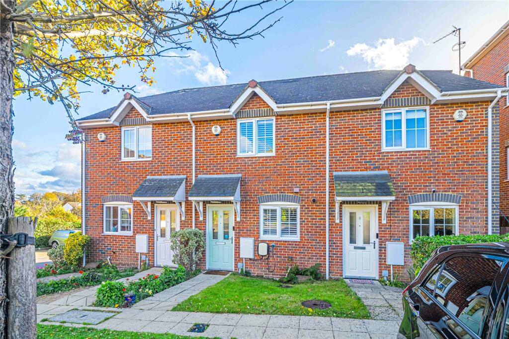 Main image of property: Clementine Way, Boxmoor, Hemel Hempstead, Hertfordshire, HP1